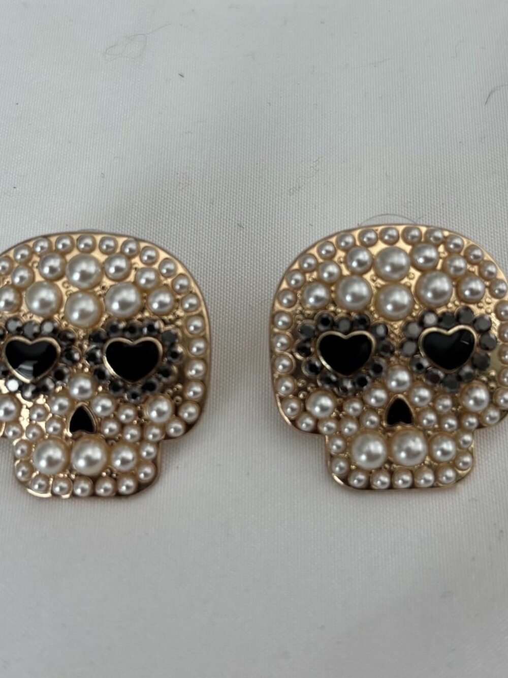 Betsey Johnson Pearl Skull Stud Earrings Black Gold Rhinestone
